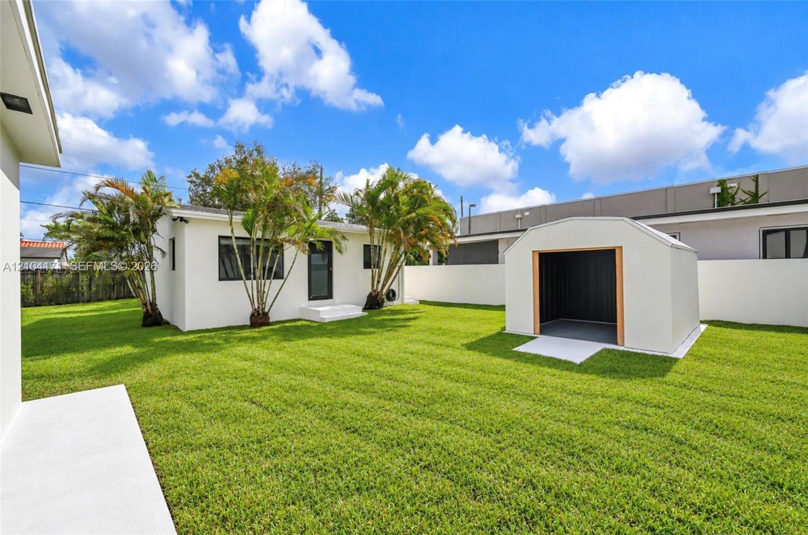   /  2360 sq. ft. $ 2026-10-09 0 foto