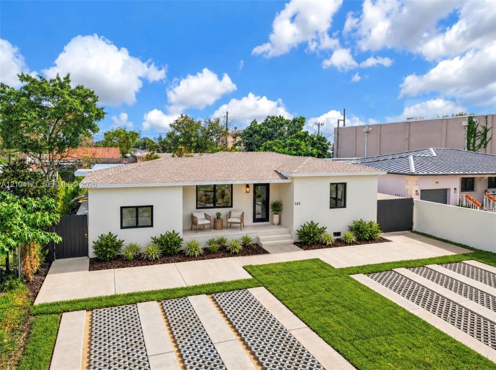   /  2360 sq. ft. $ 2026-10-09 0 foto