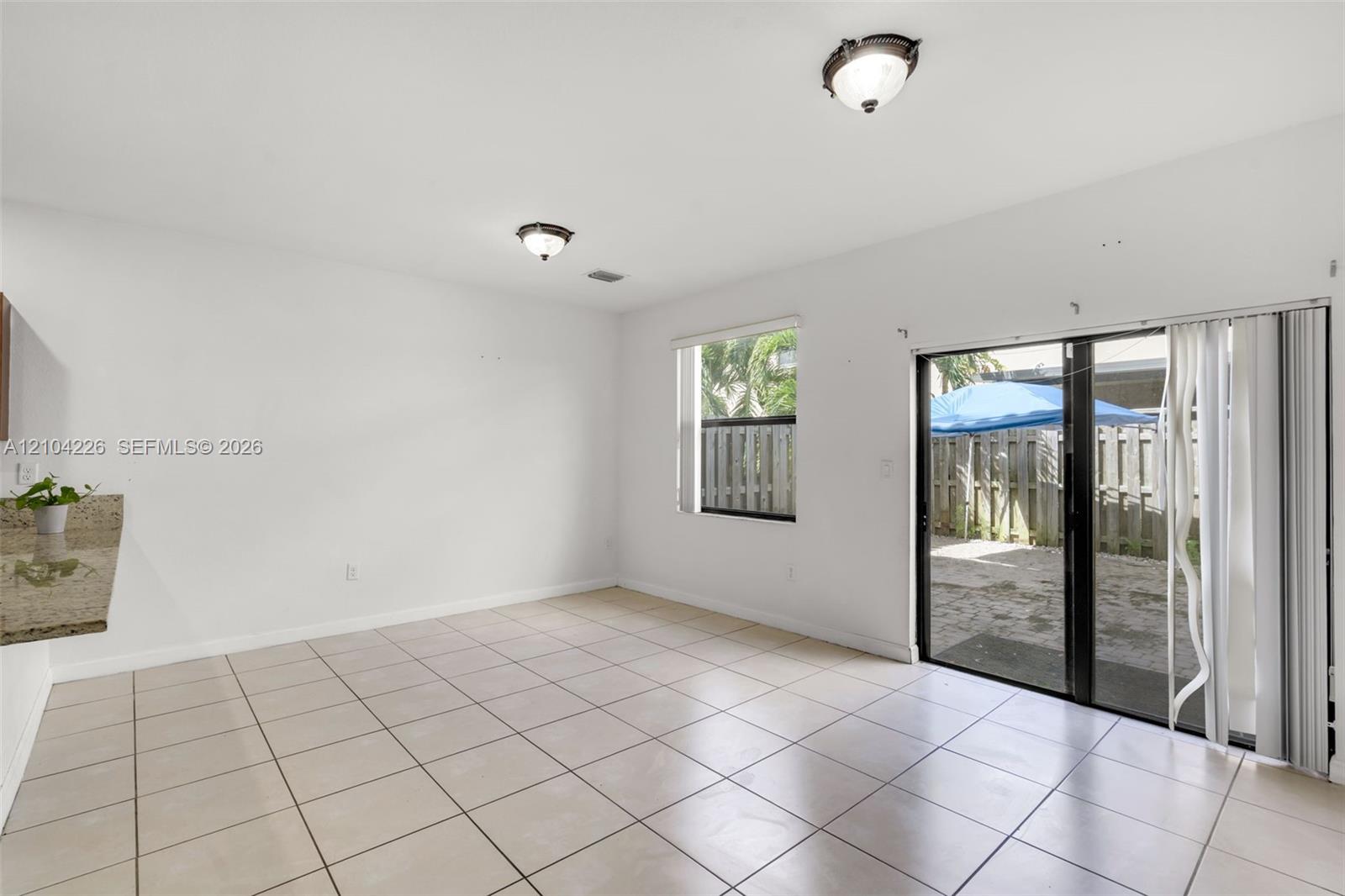 Ver detalles 11555 2 / 3 1422 sq. ft. $ 2026-10-09 0 foto