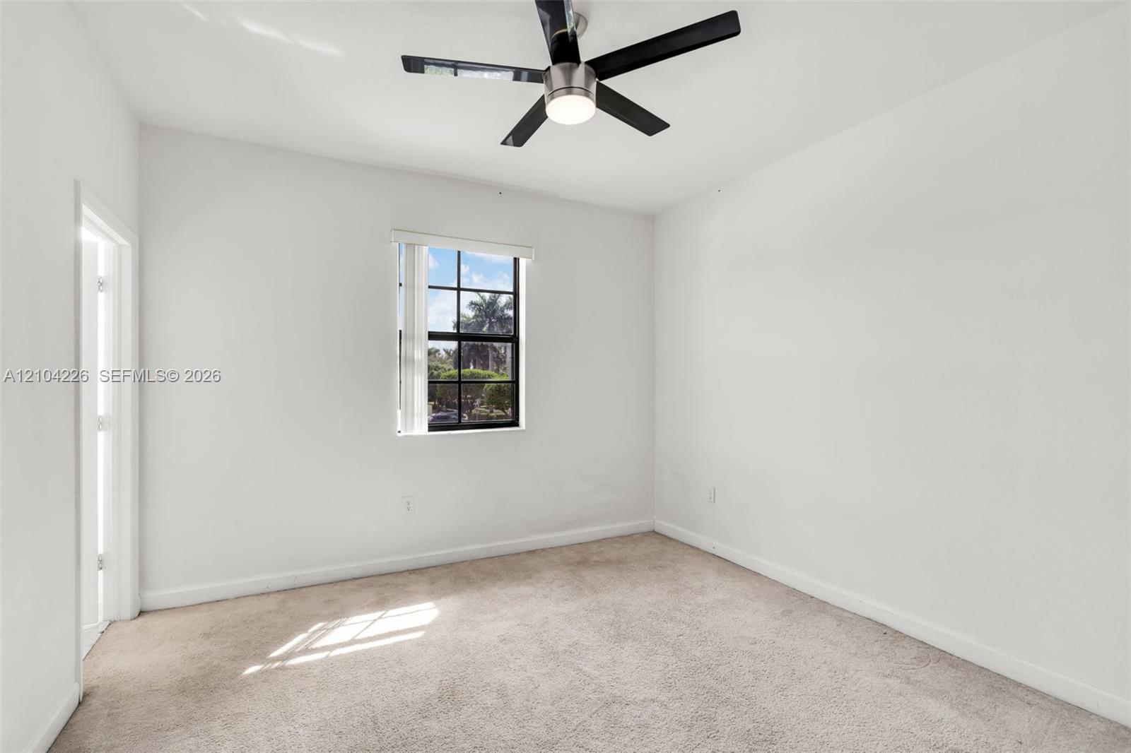 Ver detalles 11555 2 / 3 1422 sq. ft. $ 2026-10-09 0 foto