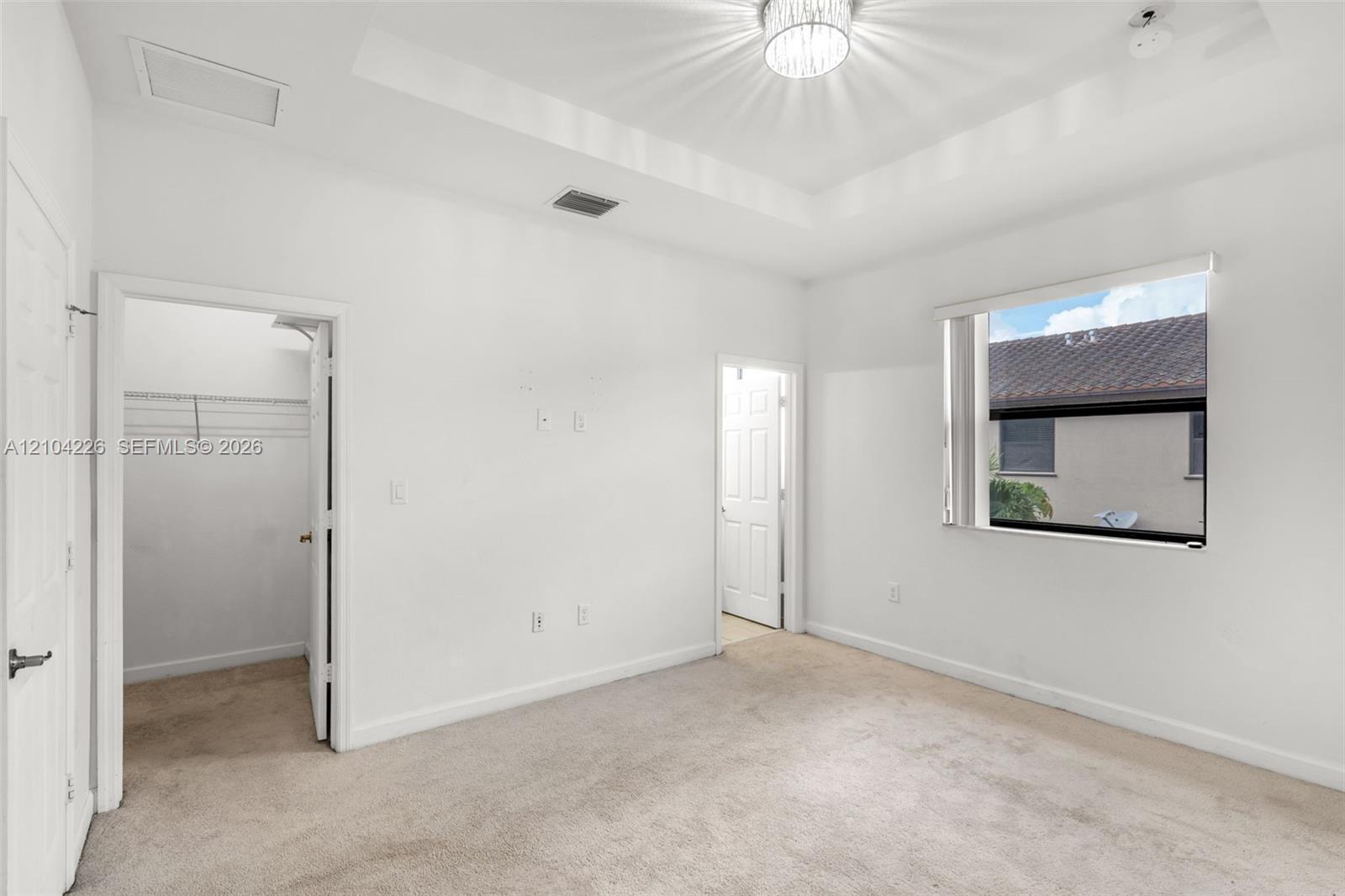 Ver detalles 11555 2 / 3 1422 sq. ft. $ 2026-10-09 0 foto