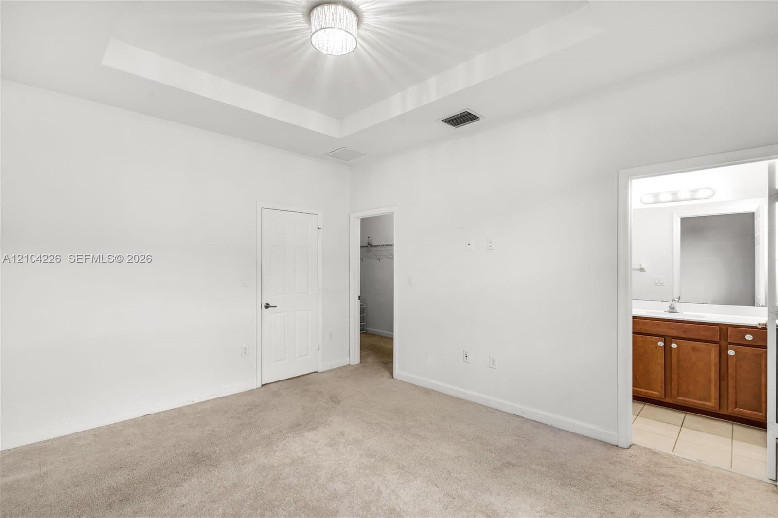 Ver detalles 11555 2 / 3 1422 sq. ft. $ 2026-10-09 0 foto