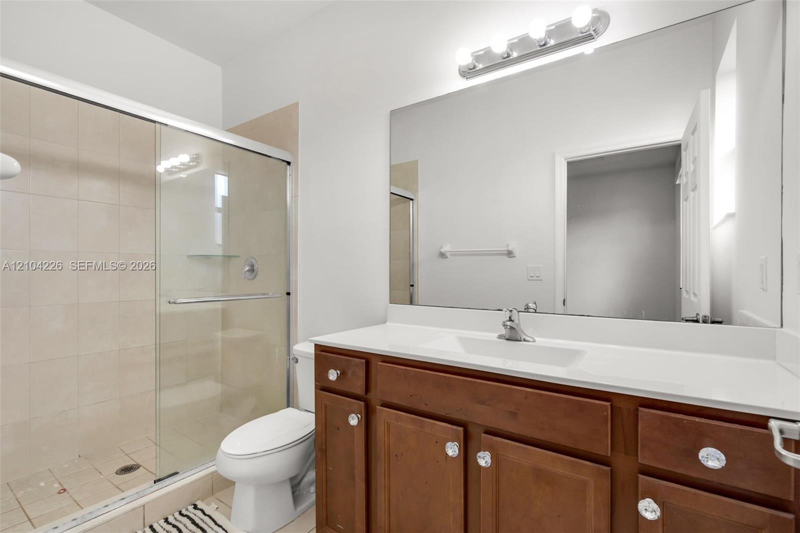 Ver detalles 11555 2 / 3 1422 sq. ft. $ 2026-10-09 0 foto