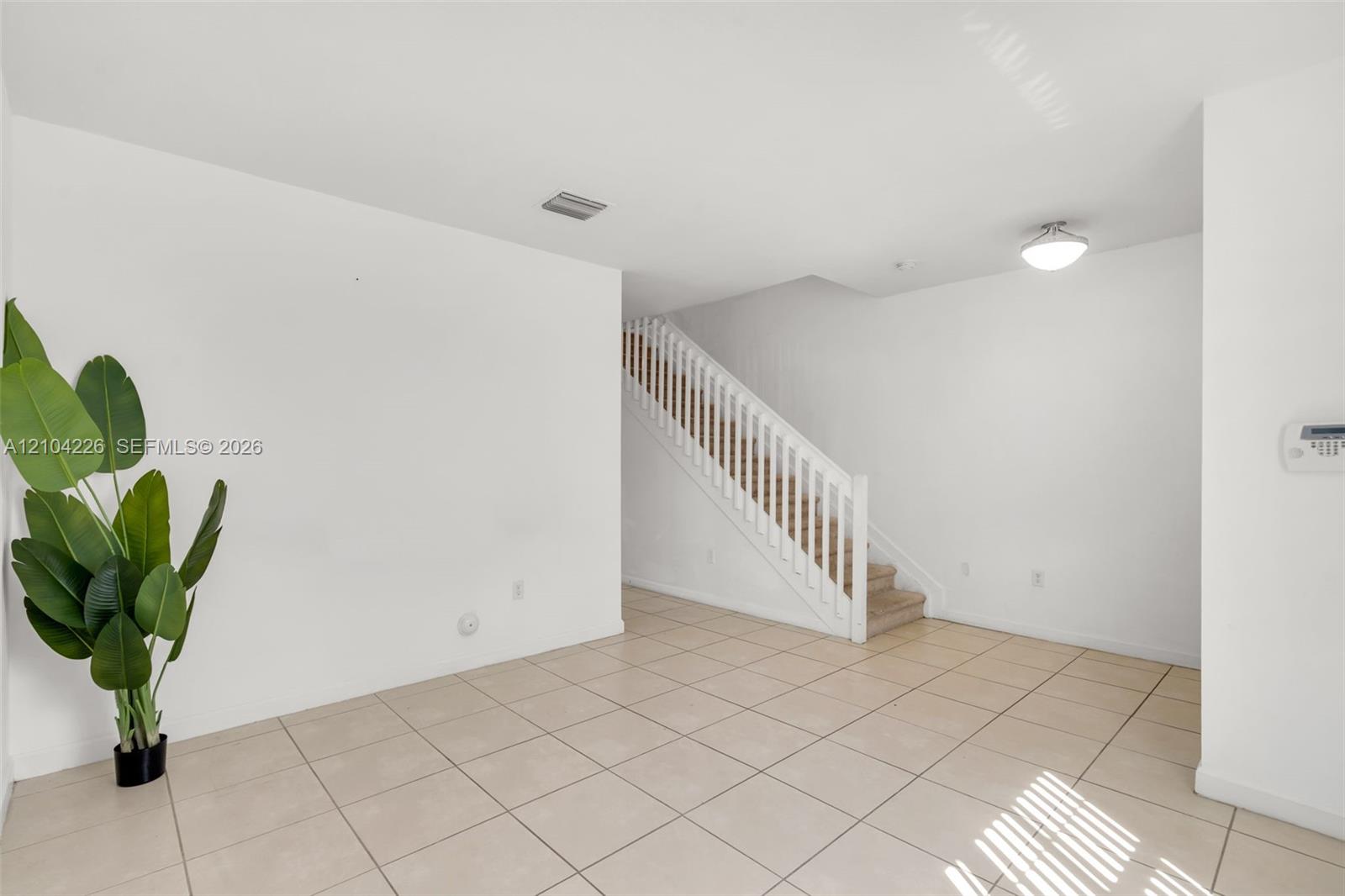 Ver detalles 11555 2 / 3 1422 sq. ft. $ 2026-10-09 0 foto