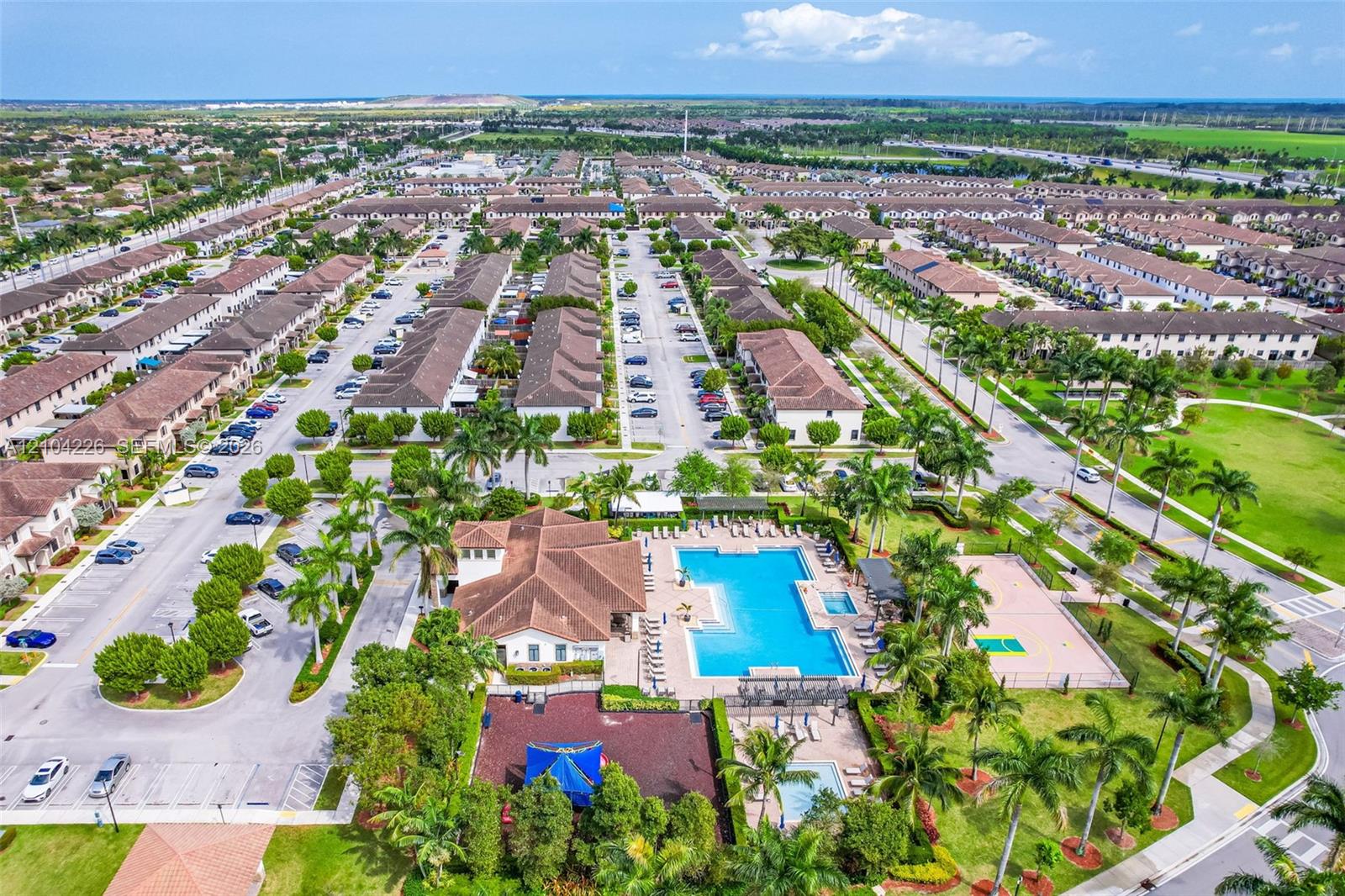 Ver detalles 11555 2 / 3 1422 sq. ft. $ 2026-10-09 0 foto