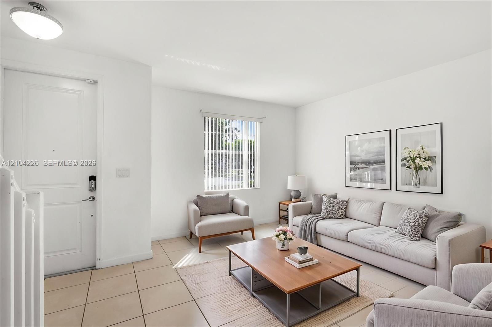 Ver detalles 11555 2 / 3 1422 sq. ft. $ 2026-10-09 0 foto