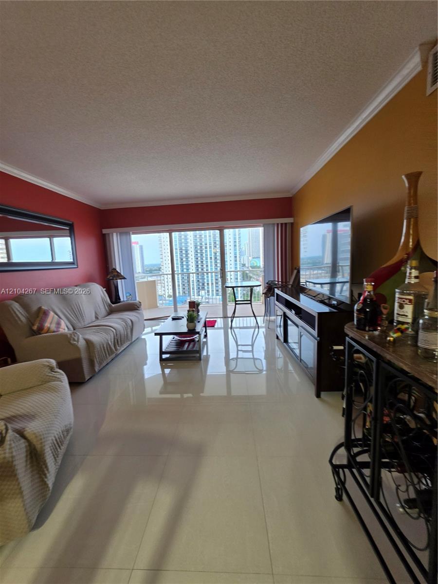 14K 1 / 2 870 sq. ft. $ 2026-10-09 0 Photo
