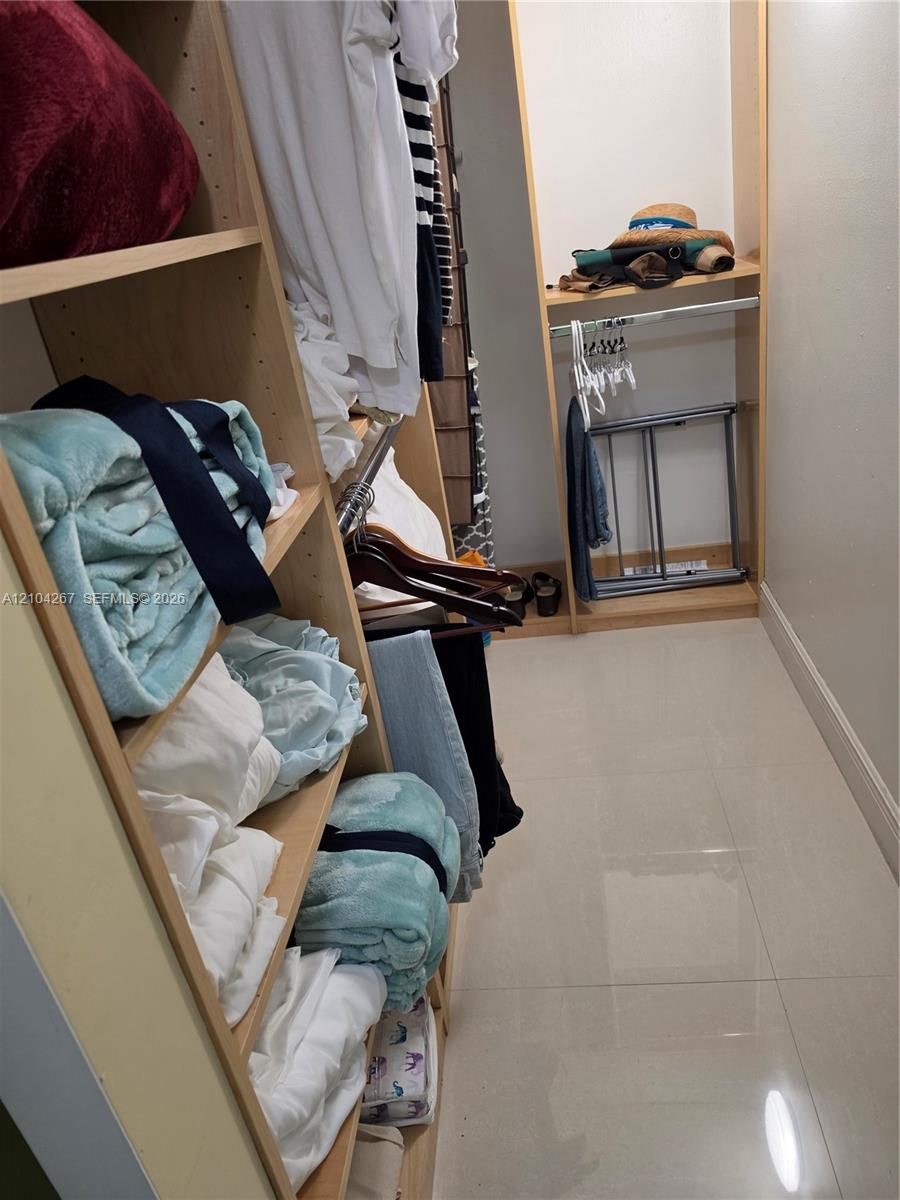 14K 1 / 2 870 sq. ft. $ 2026-10-09 0 Photo