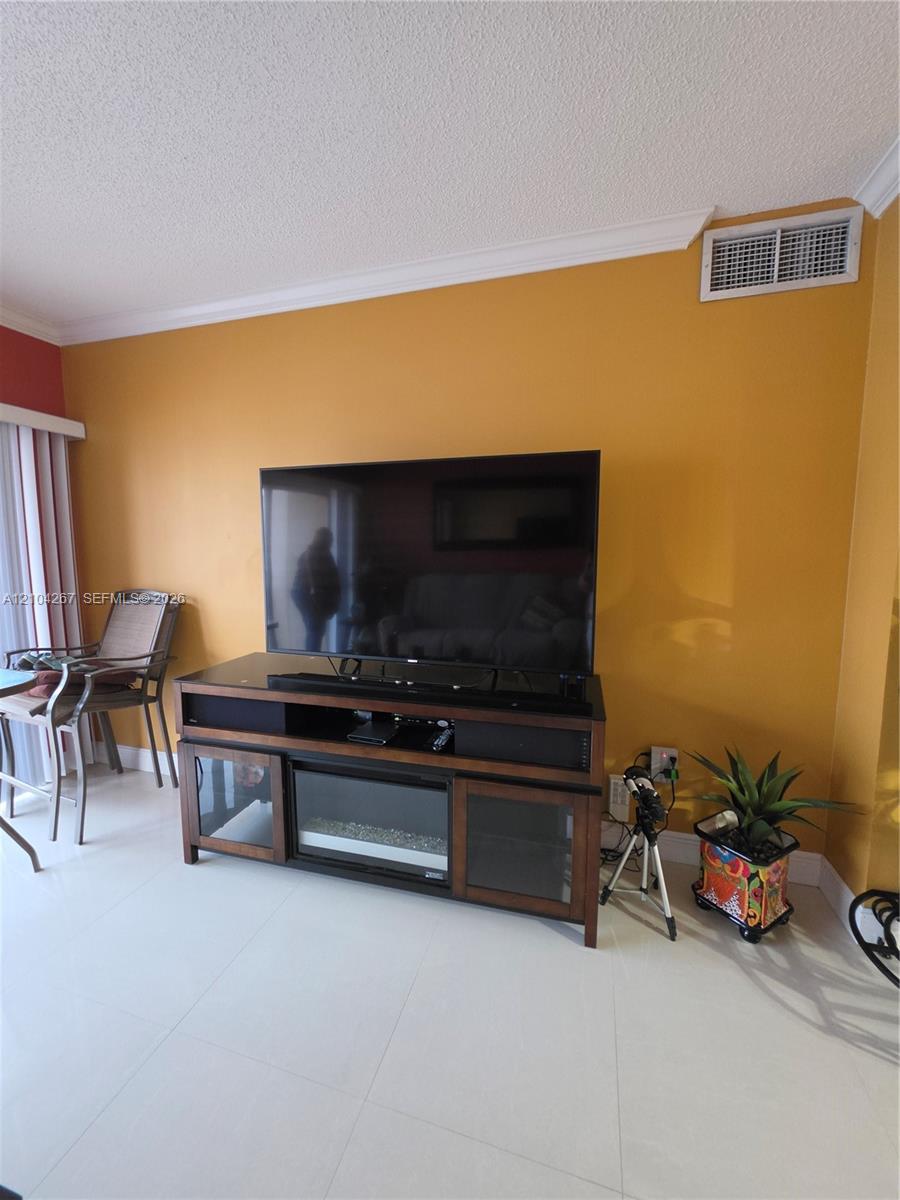 14K 1 / 2 870 sq. ft. $ 2026-10-09 0 Photo