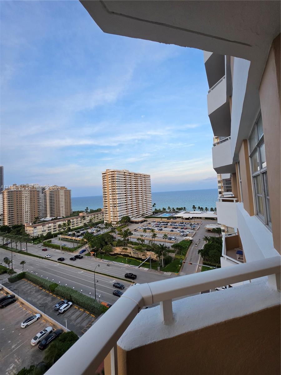 14K 1 / 2 870 sq. ft. $ 2026-10-09 0 Photo