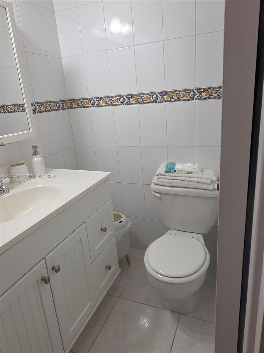 14K 1 / 2 870 sq. ft. $ 2026-10-09 0 Photo