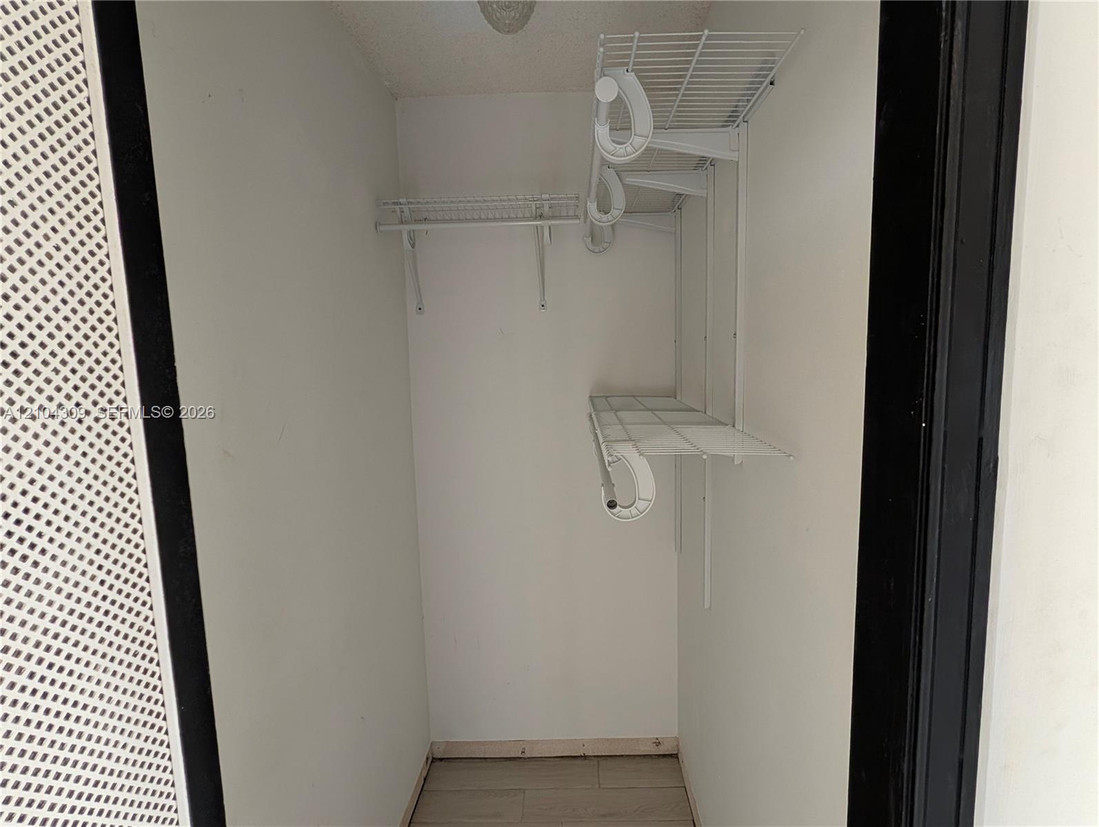 408 1 / 1 650 sq. ft. $ 2026-10-09 0 foto