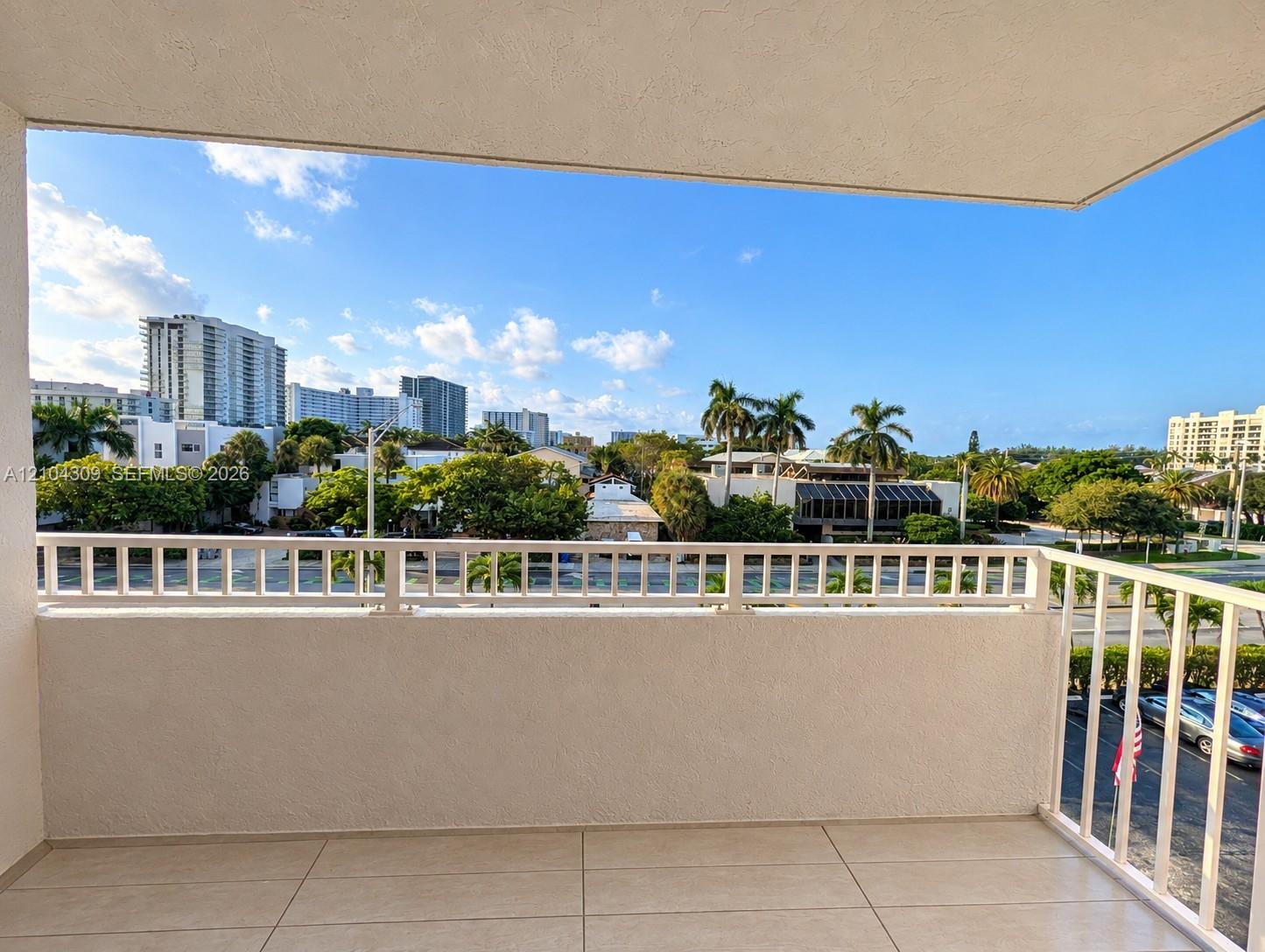 408 1 / 1 650 sq. ft. $ 2026-10-09 0 foto