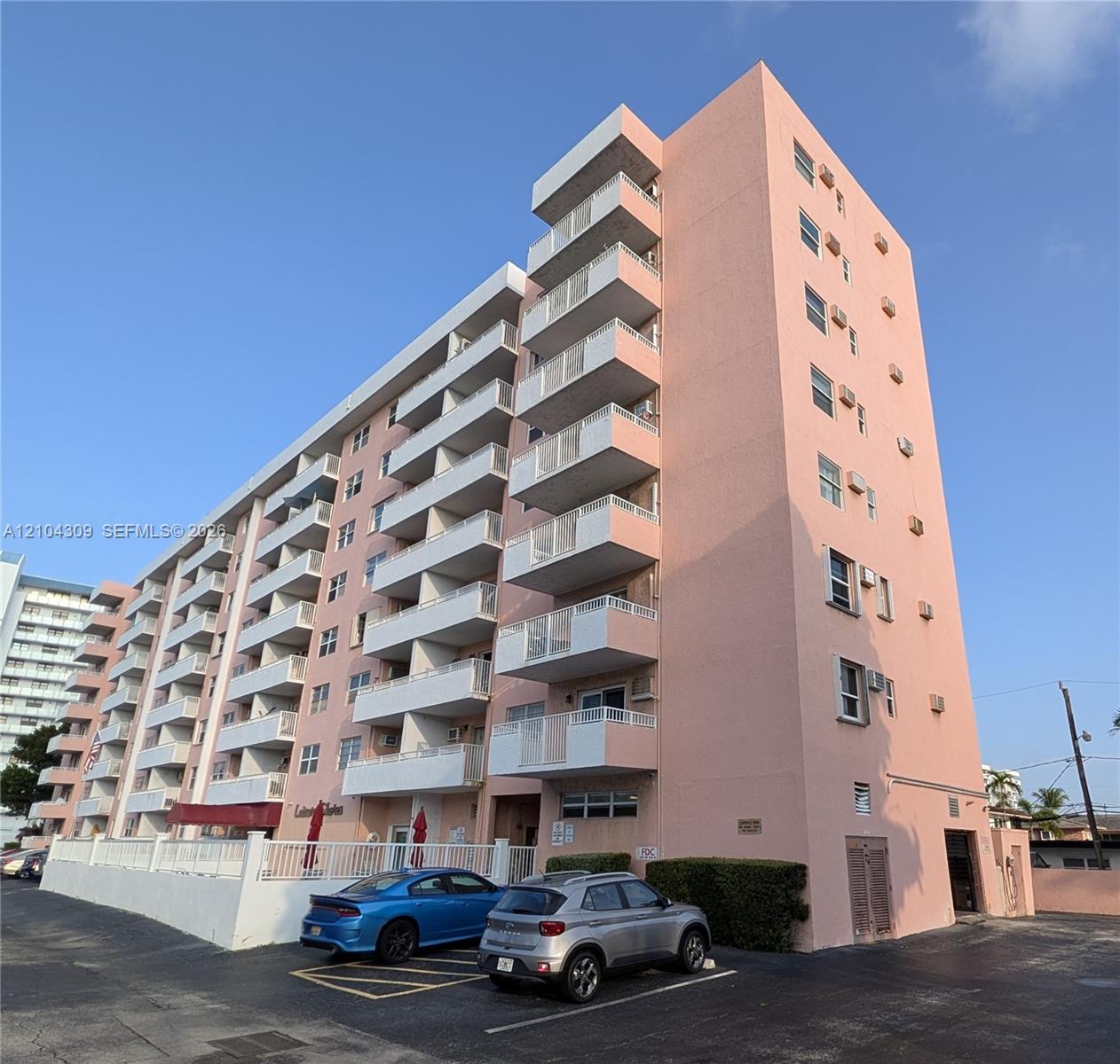 408 1 / 1 650 sq. ft. $ 2026-10-09 0 foto