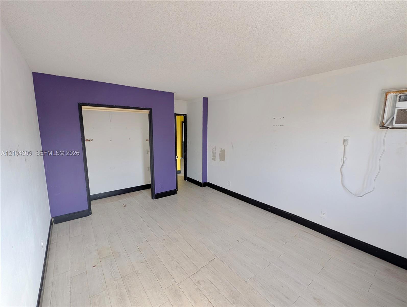 408 1 / 1 650 sq. ft. $ 2026-10-09 0 foto