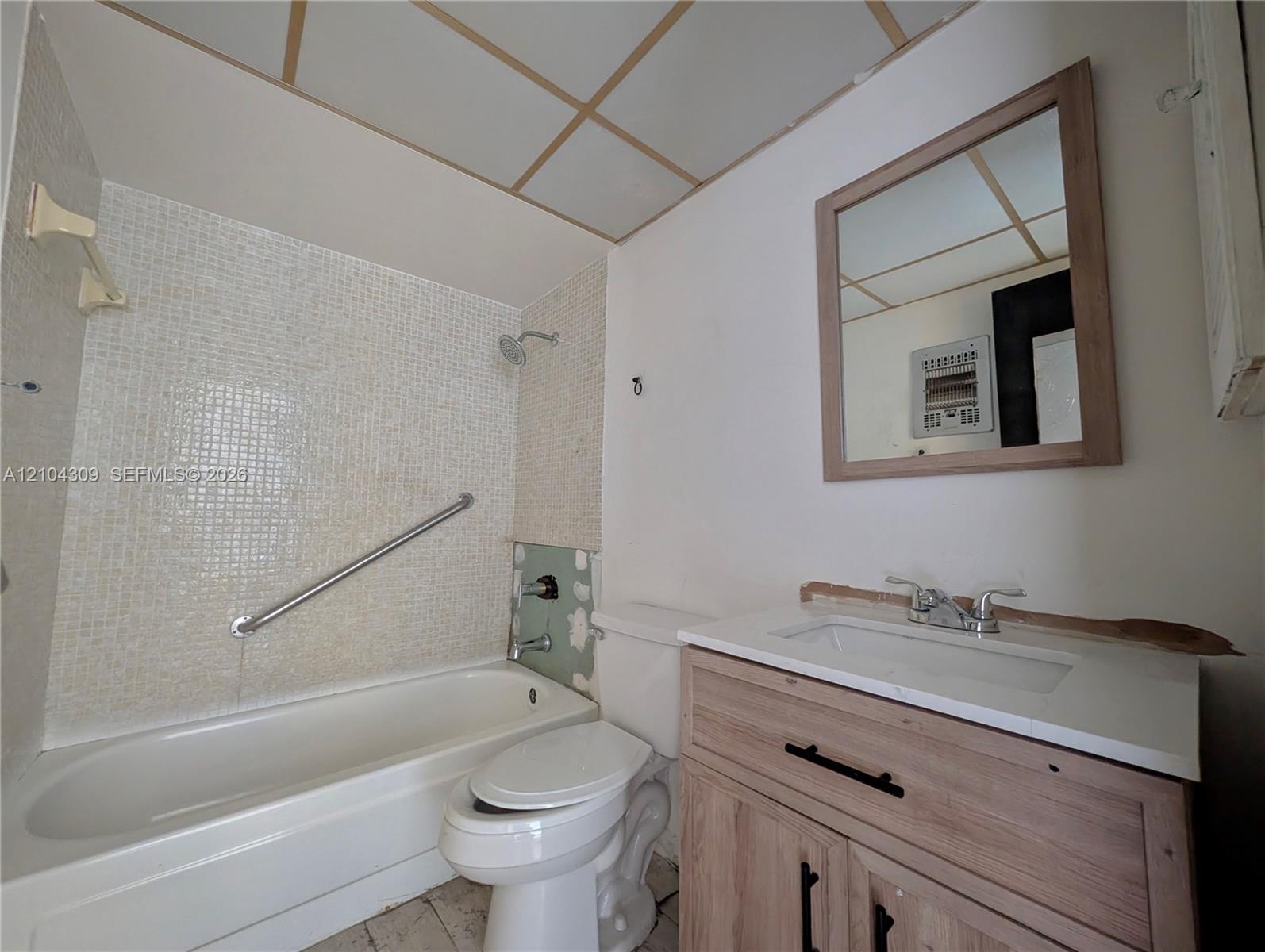 408 1 / 1 650 sq. ft. $ 2026-10-09 0 foto