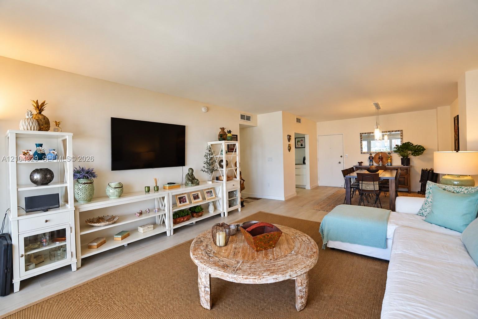 See details 1123 2 / 2 1220 sq. ft. $ 2026-10-09 0 Photo