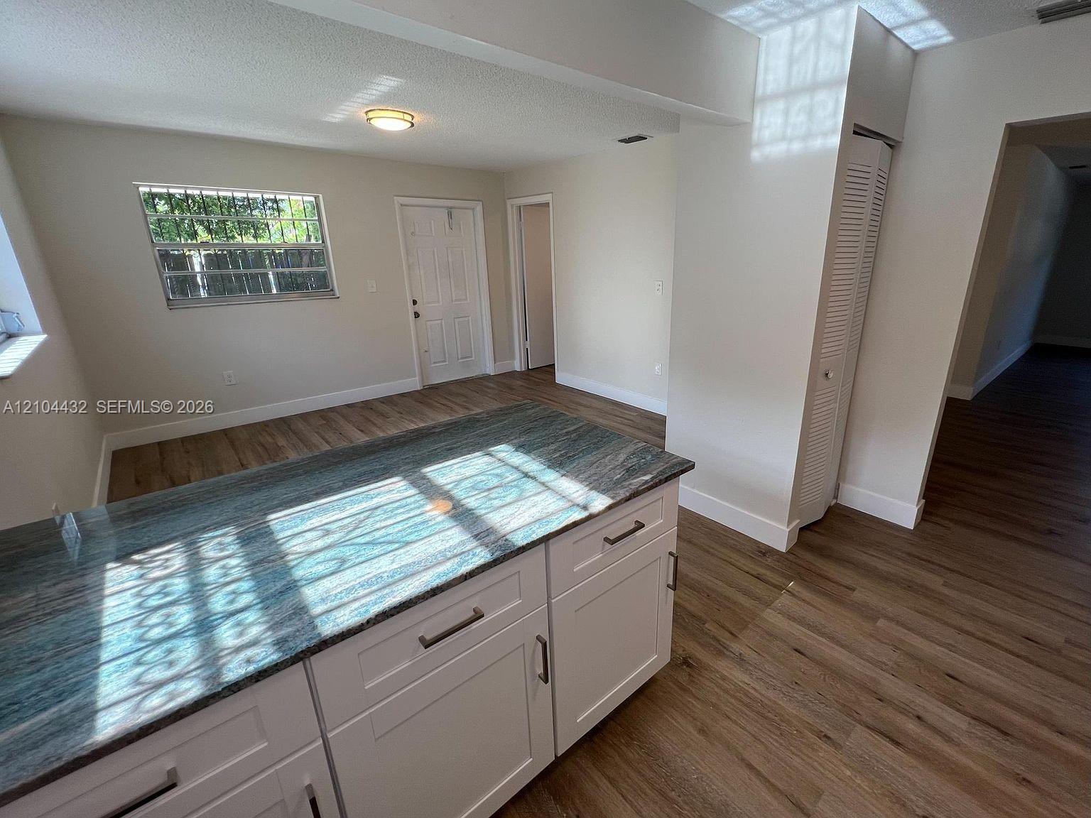 Ver detalles / 2381 sq. ft. $ 2026-10-10 0 foto
