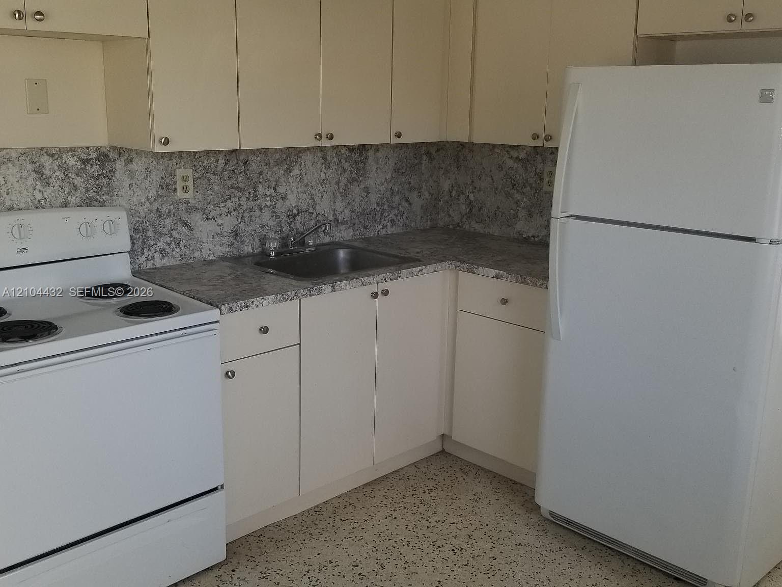 Ver detalles / 2381 sq. ft. $ 2026-10-10 0 foto