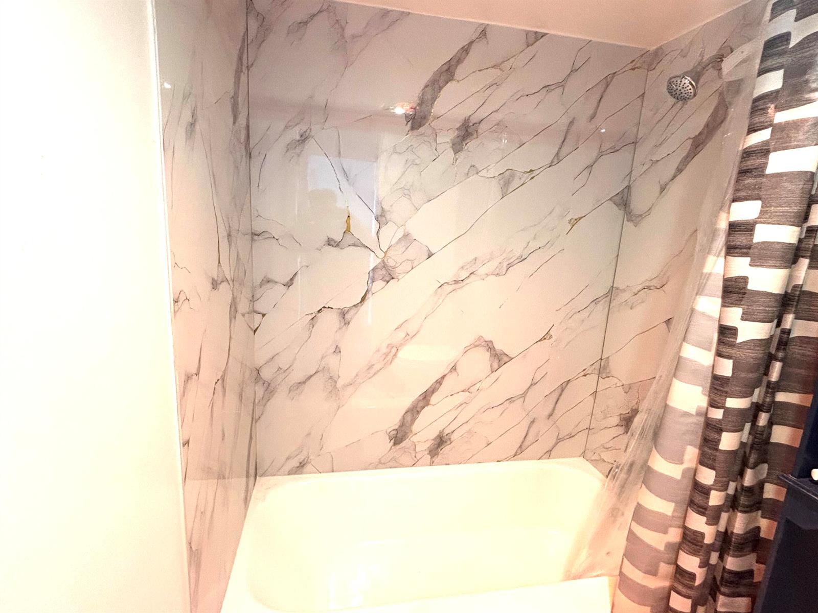 925 1 /  762 sq. ft. $ 2026-10-11 0 foto