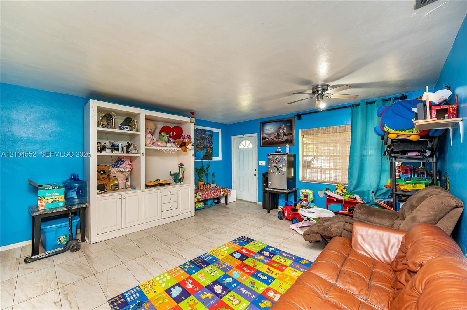 Ver detalles / 2012 sq. ft. $ 2026-10-10 0 foto