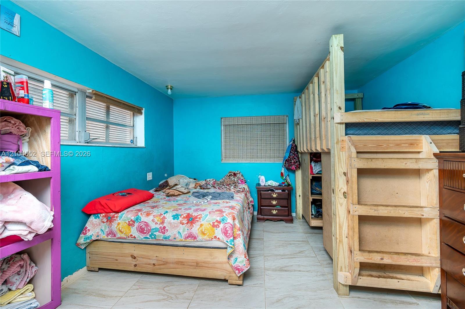 Ver detalles / 2012 sq. ft. $ 2026-10-10 0 foto
