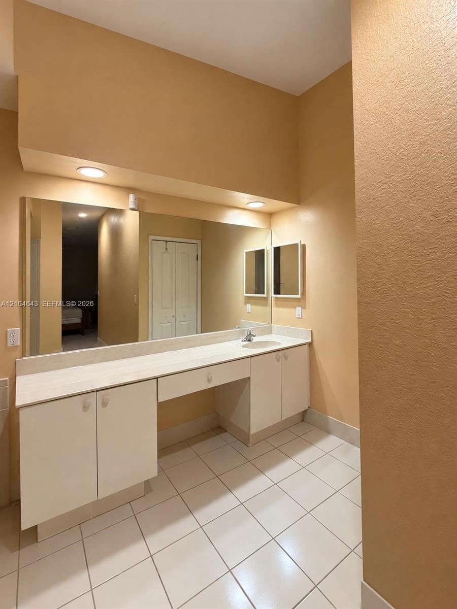23745 3 / 2 1644 sq. ft. $ 2026-10-11 0 Photo