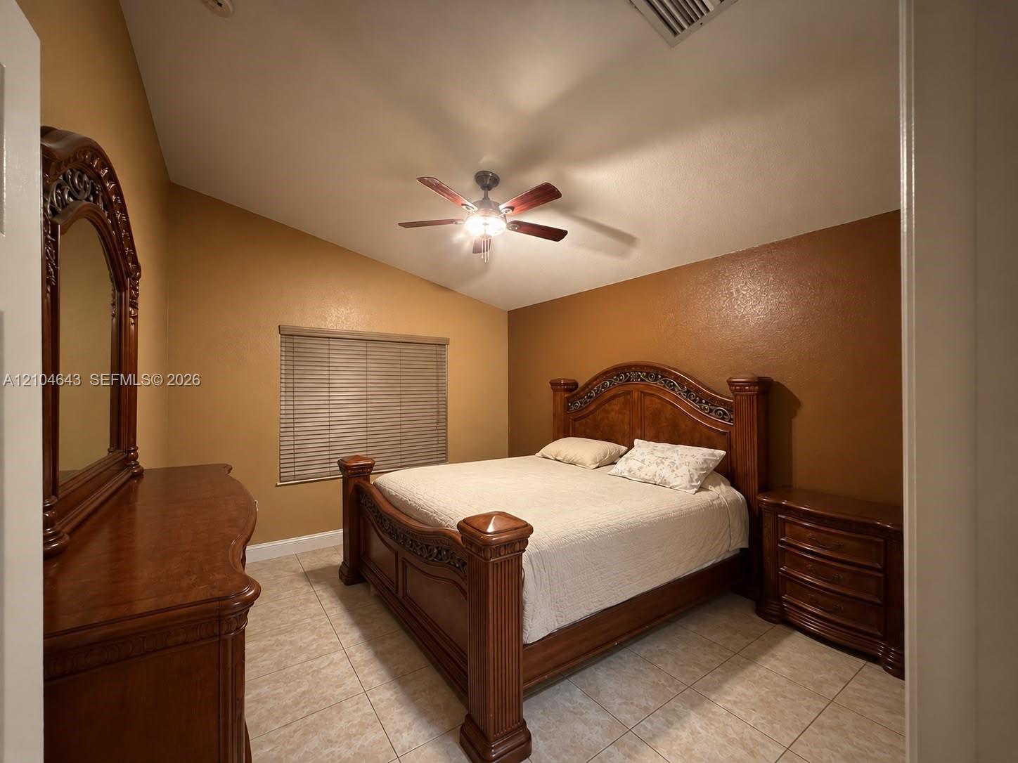 23745 3 / 2 1644 sq. ft. $ 2026-10-11 0 Photo