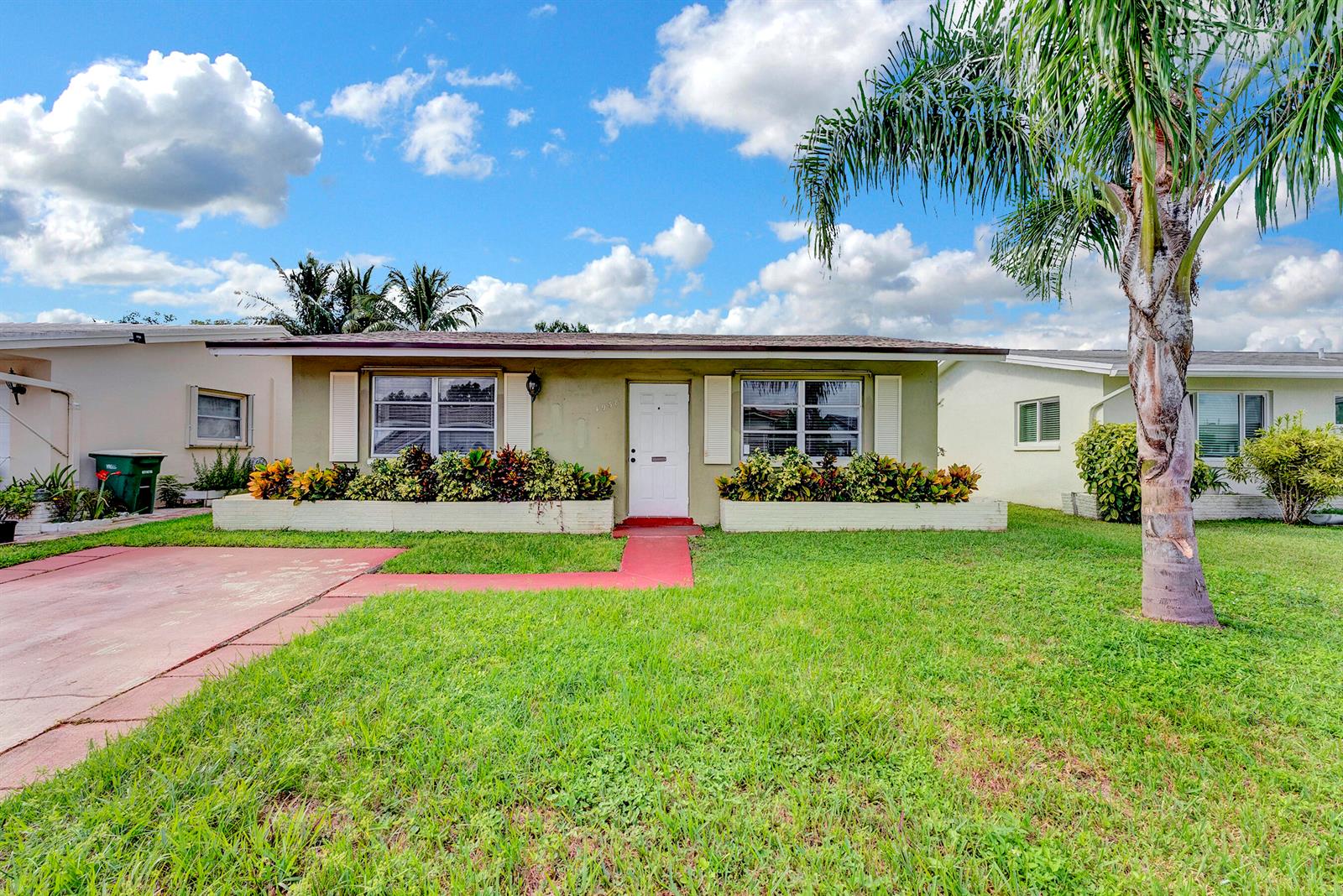 See details 4938 2 / 1 1007 sq. ft. $ 2026-10-12 0 Photo