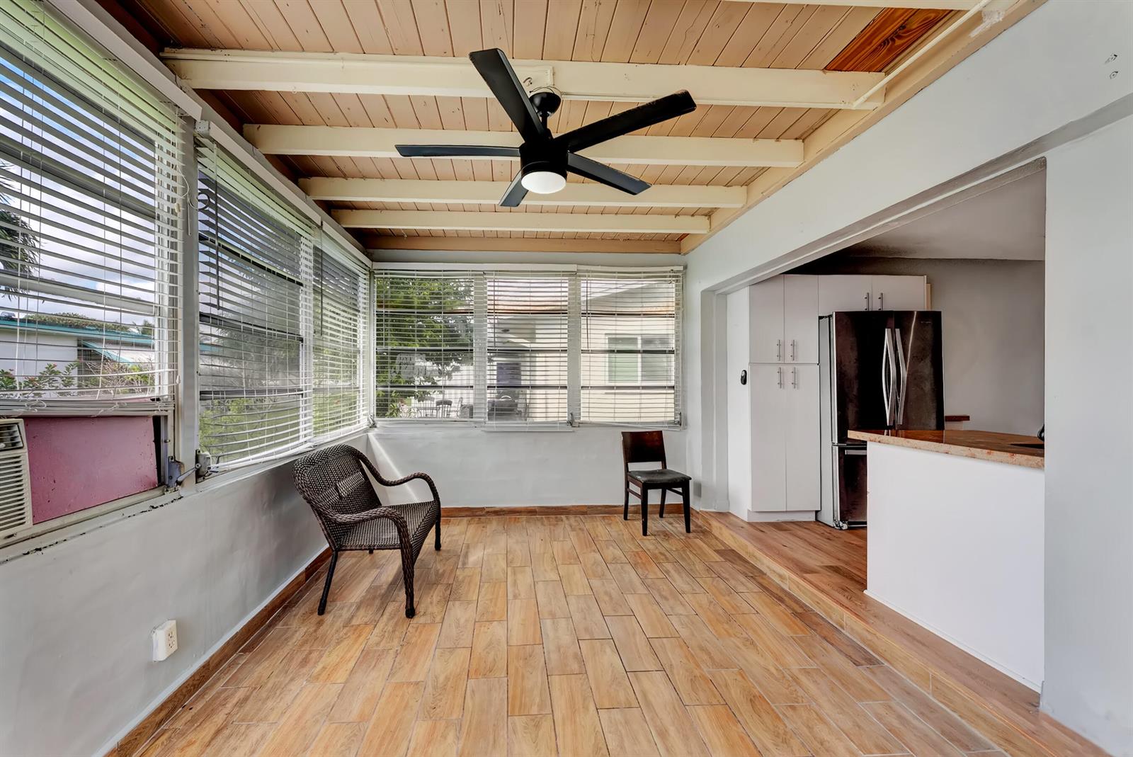 See details 4938 2 / 1 1007 sq. ft. $ 2026-10-12 0 Photo