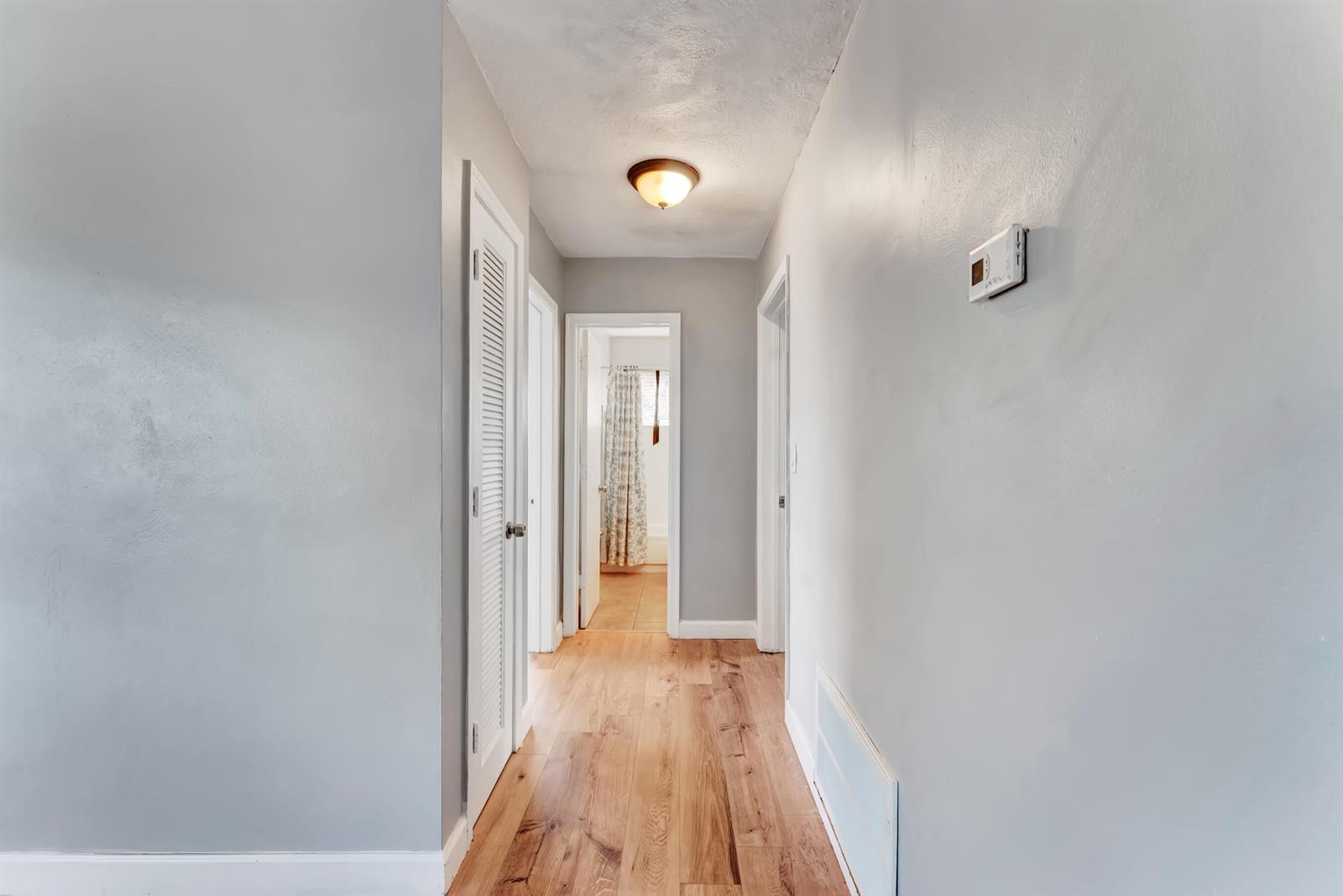 See details 4938 2 / 1 1007 sq. ft. $ 2026-10-12 0 Photo