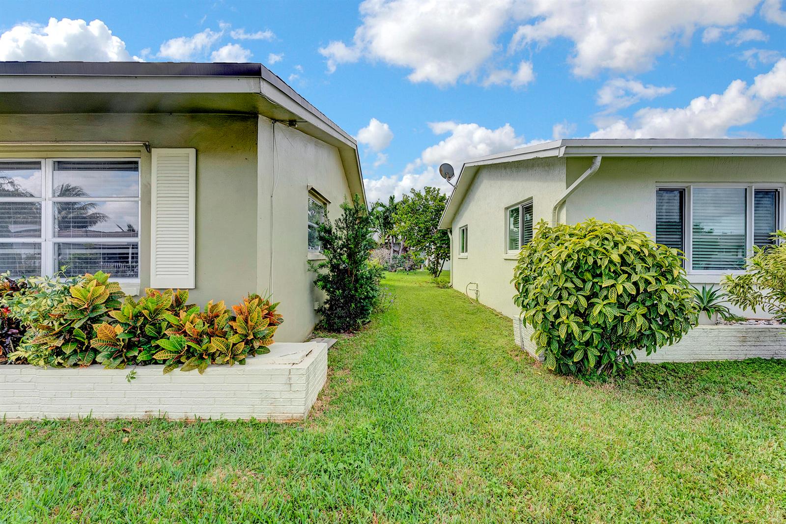 See details 4938 2 / 1 1007 sq. ft. $ 2026-10-12 0 Photo