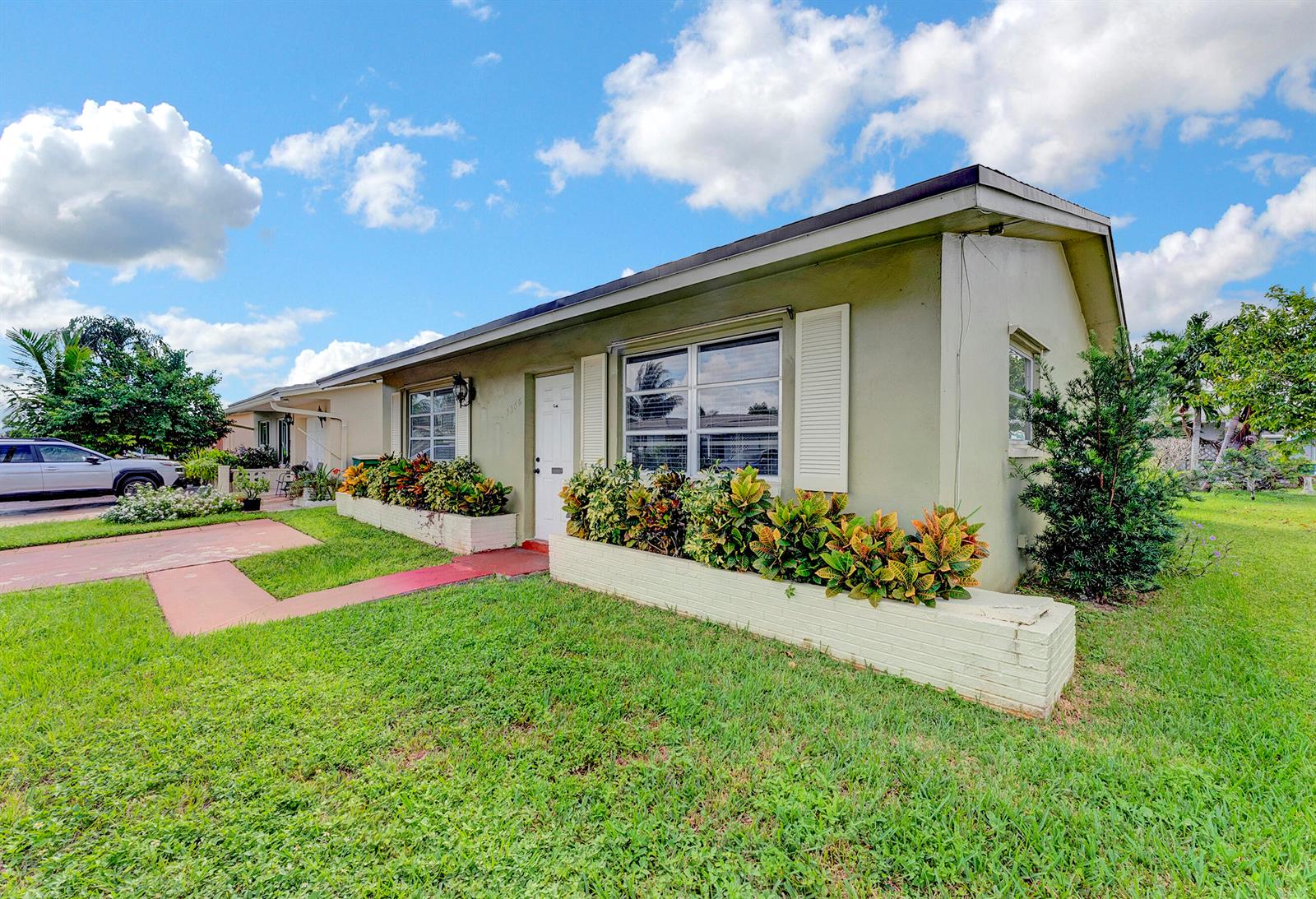 See details 4938 2 / 1 1007 sq. ft. $ 2026-10-12 0 Photo