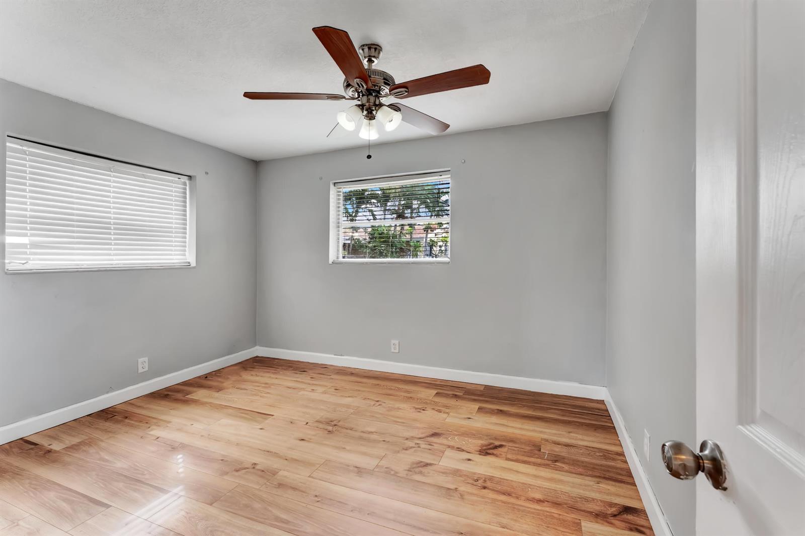 See details 4938 2 / 1 1007 sq. ft. $ 2026-10-12 0 Photo