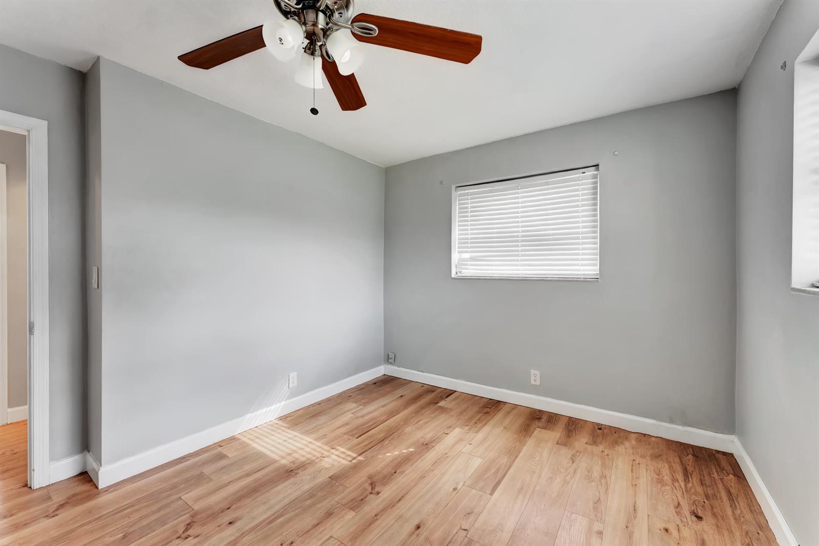 See details 4938 2 / 1 1007 sq. ft. $ 2026-10-12 0 Photo