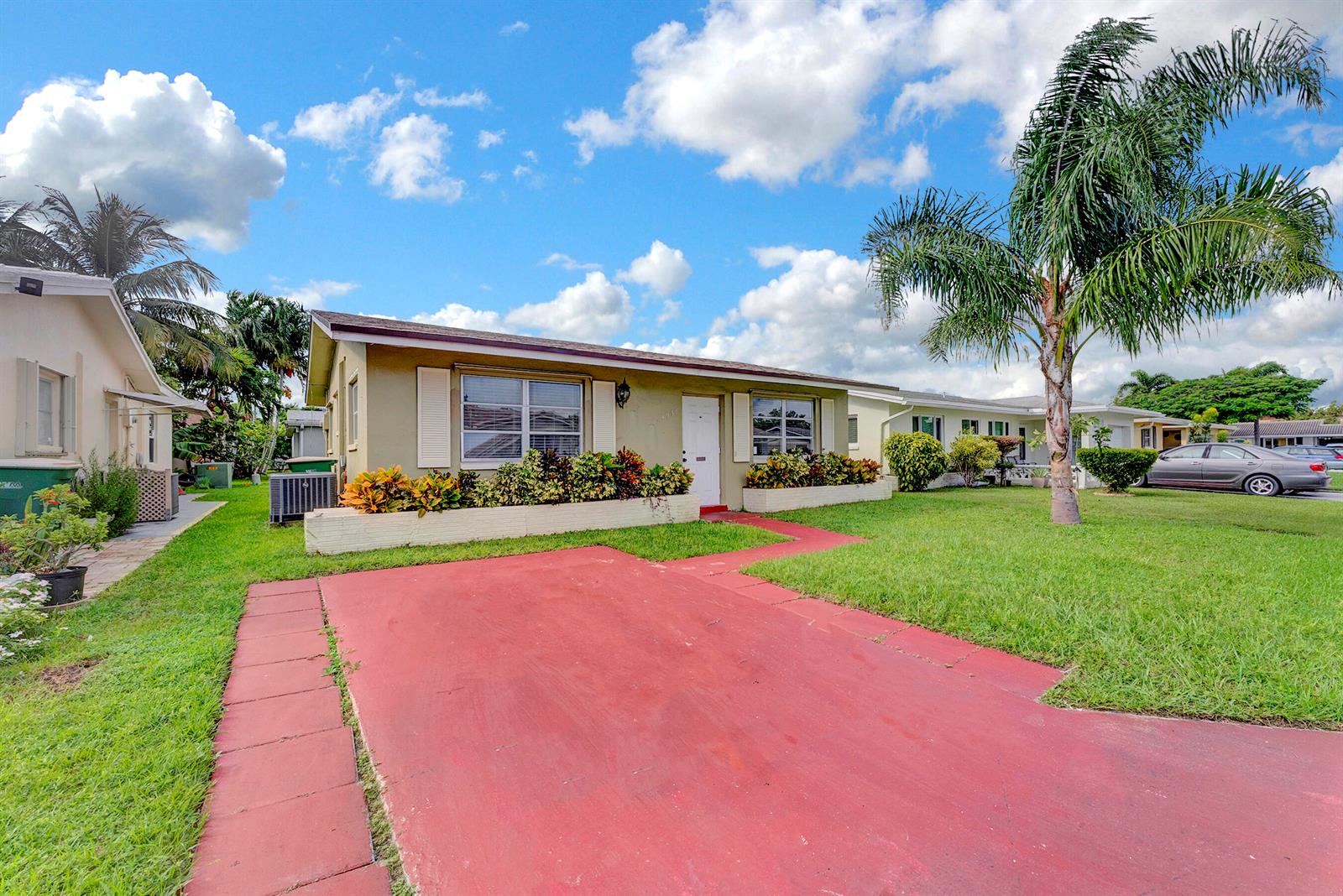 See details 4938 2 / 1 1007 sq. ft. $ 2026-10-12 0 Photo