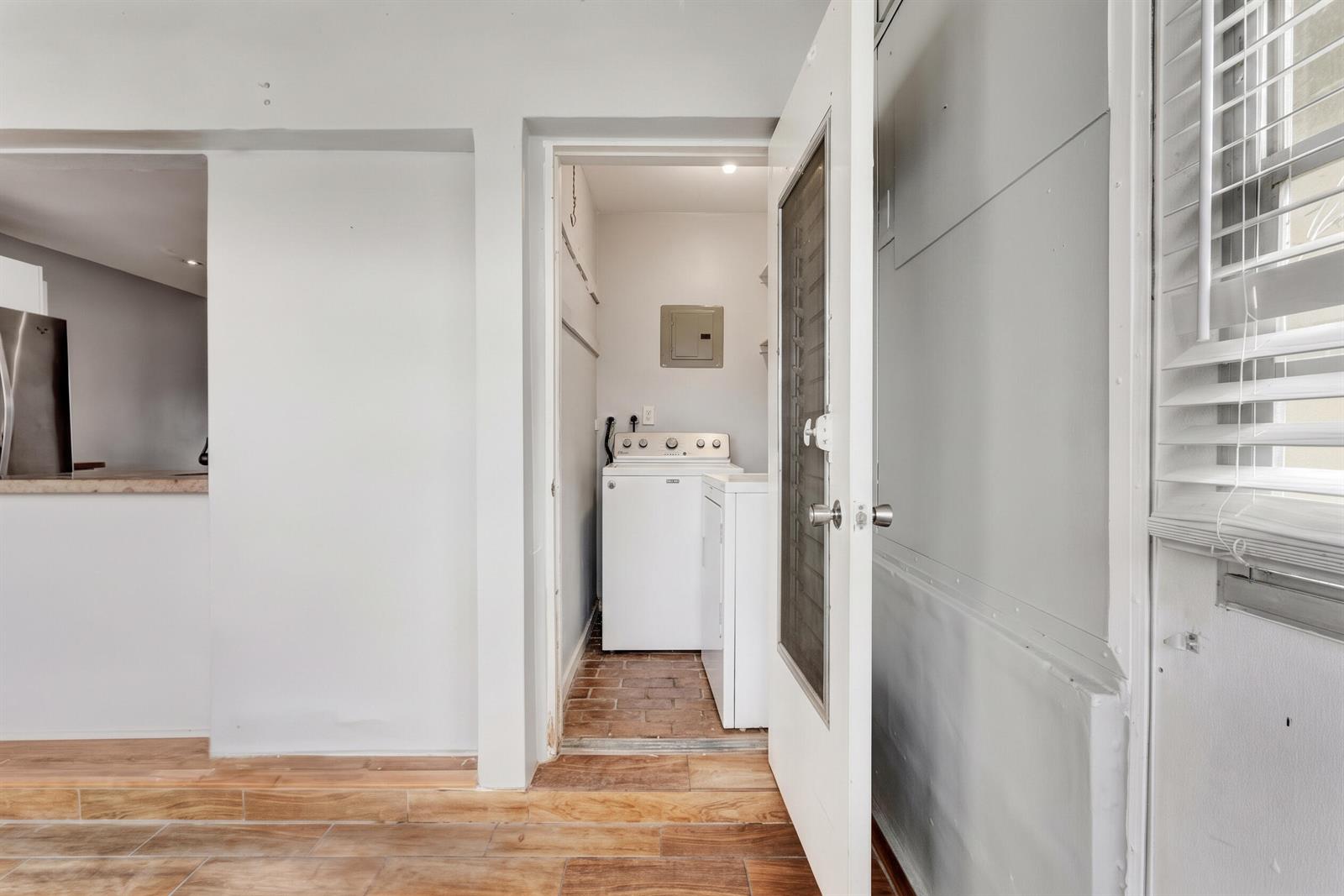 See details 4938 2 / 1 1007 sq. ft. $ 2026-10-12 0 Photo