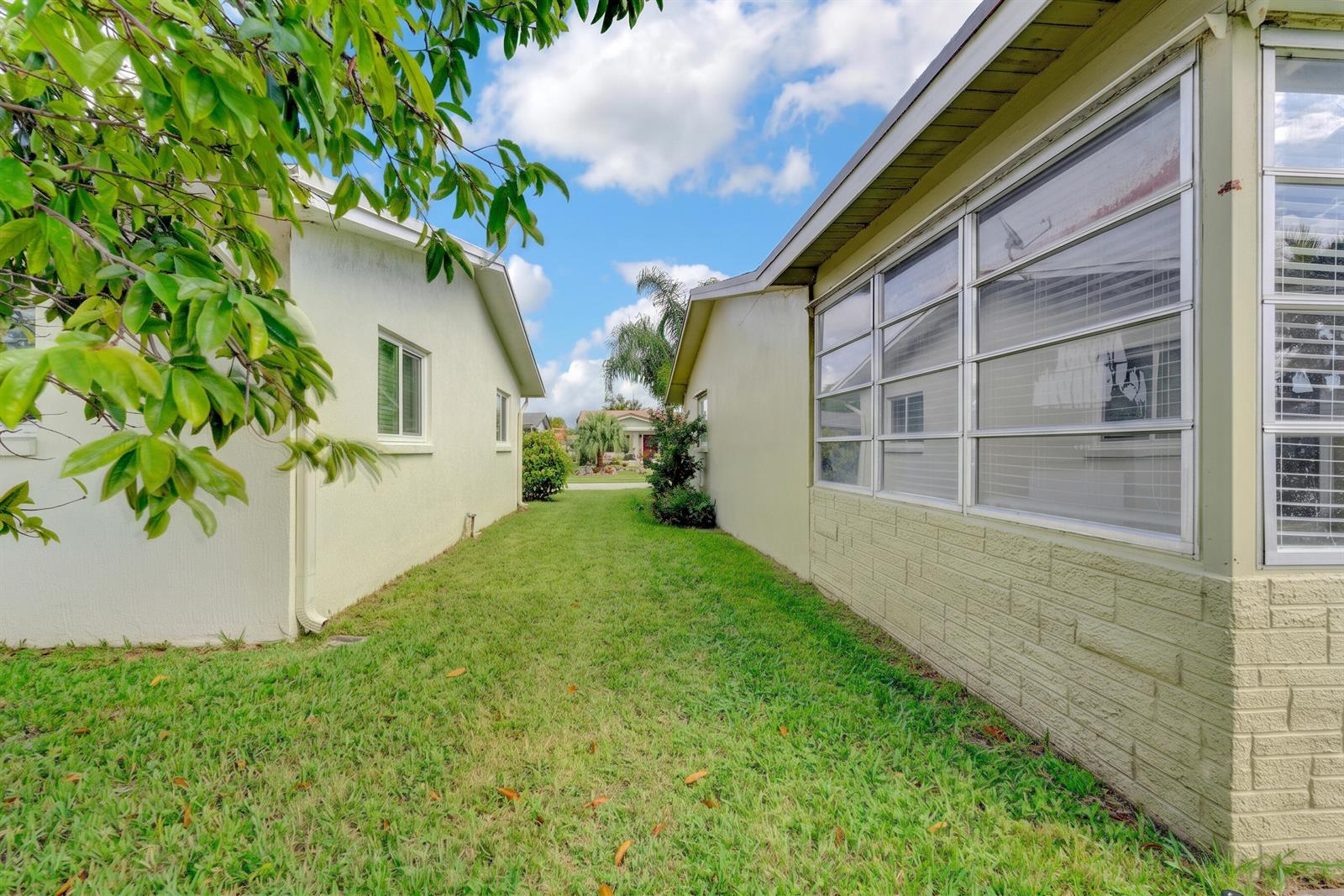See details 4938 2 / 1 1007 sq. ft. $ 2026-10-12 0 Photo