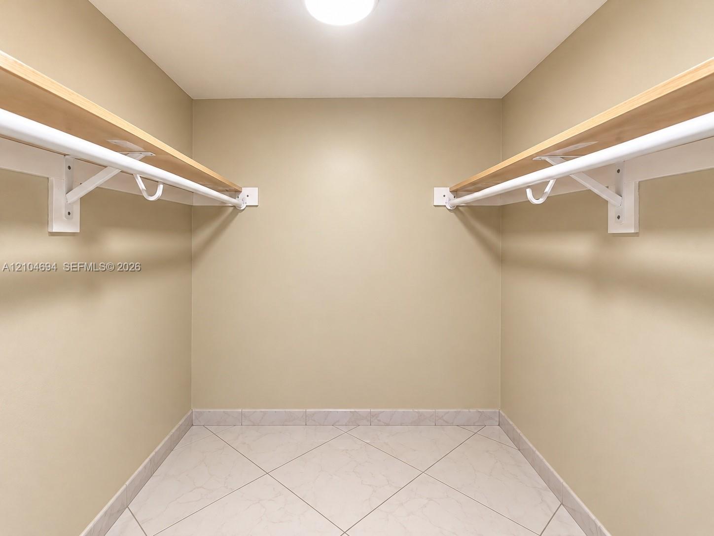 See details 420 2 / 2 1275 sq. ft. $ 2026-10-11 0 Photo