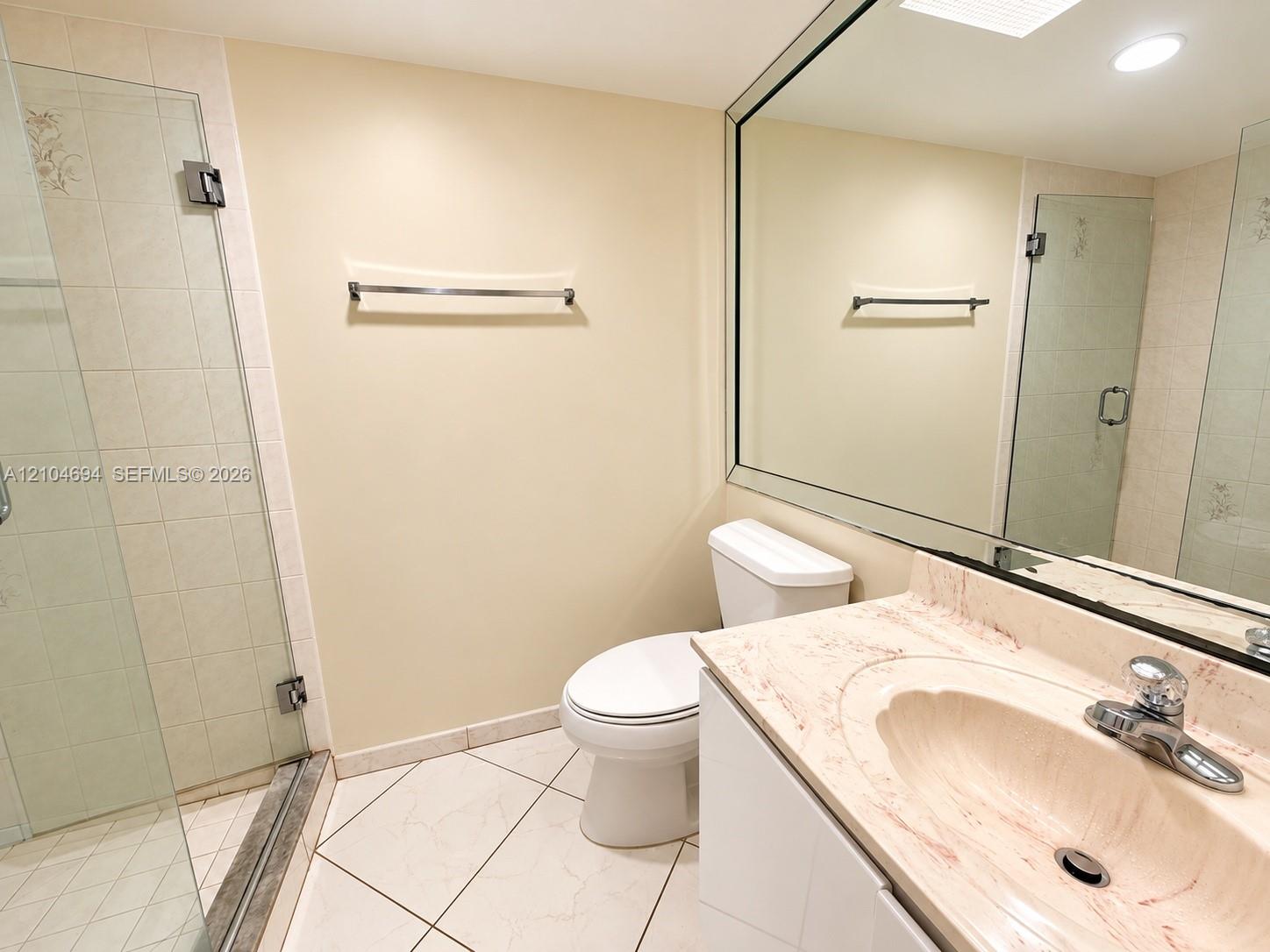 See details 420 2 / 2 1275 sq. ft. $ 2026-10-11 0 Photo