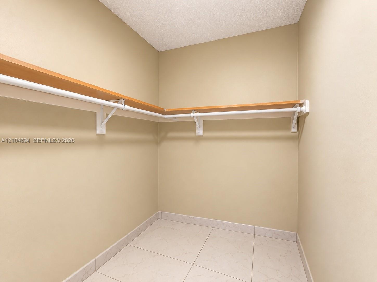 See details 420 2 / 2 1275 sq. ft. $ 2026-10-11 0 Photo