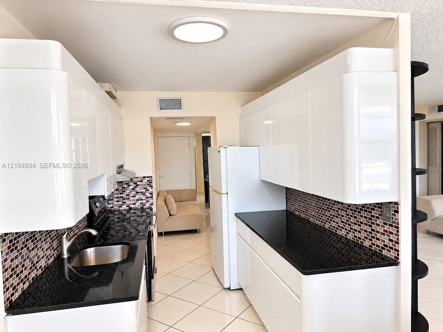 See details 420 2 / 2 1275 sq. ft. $ 2026-10-11 0 Photo