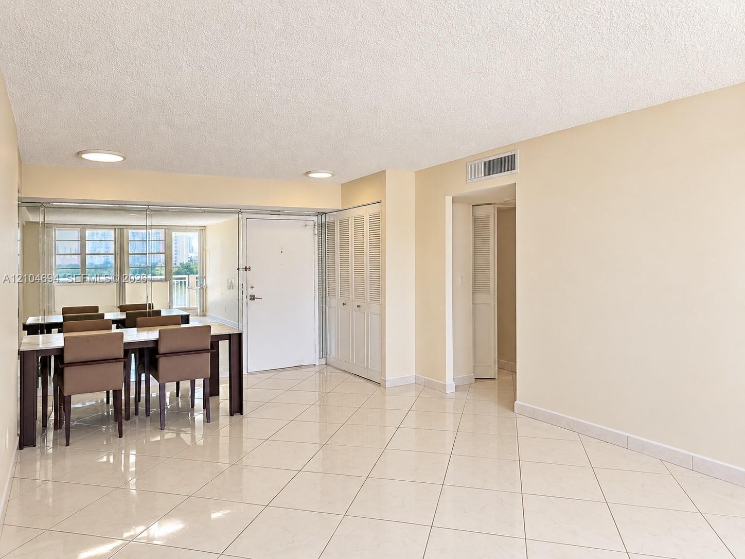 See details 420 2 / 2 1275 sq. ft. $ 2026-10-11 0 Photo
