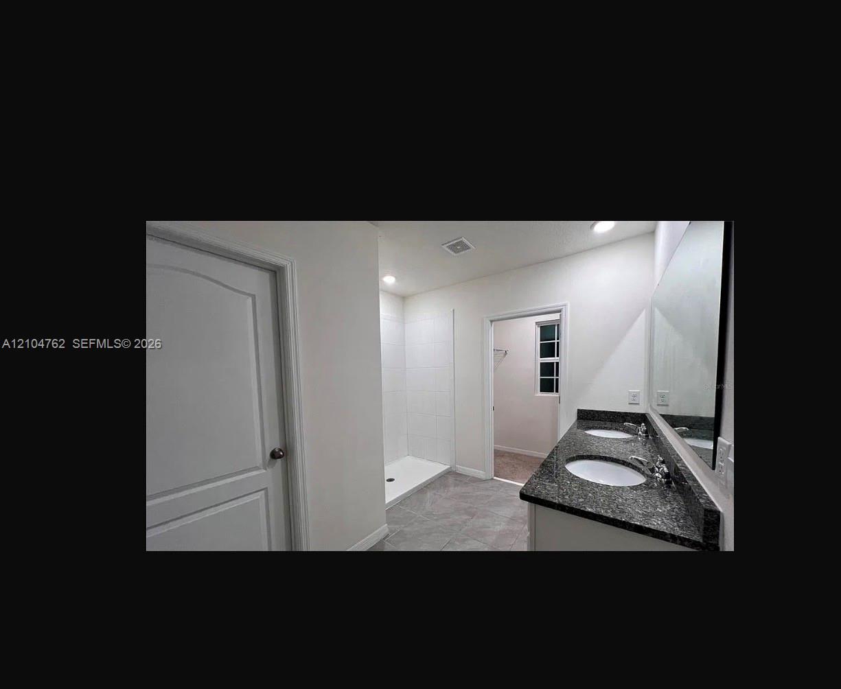 2556 5 / 3  sq. ft. $ 2026-10-15 0 Photo