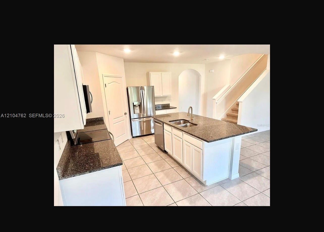 2556 5 / 3  sq. ft. $ 2026-10-15 0 Photo