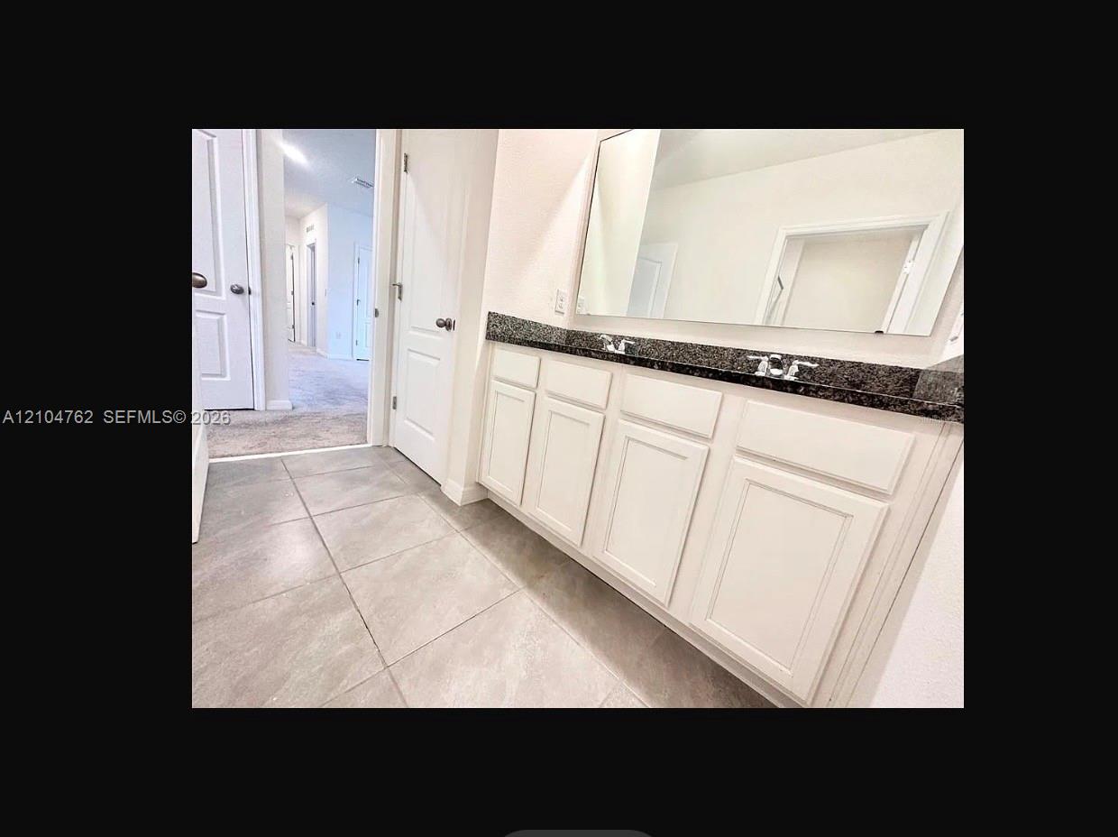 2556 5 / 3  sq. ft. $ 2026-10-15 0 Photo