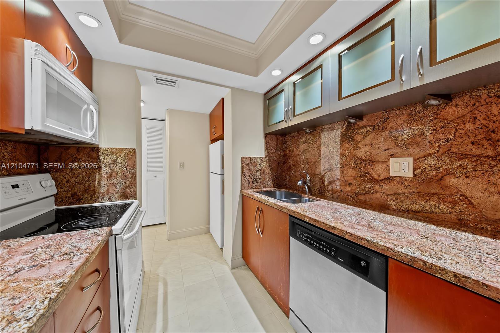 615 1 / 2 943 sq. ft. $ 2026-10-11 0 Photo