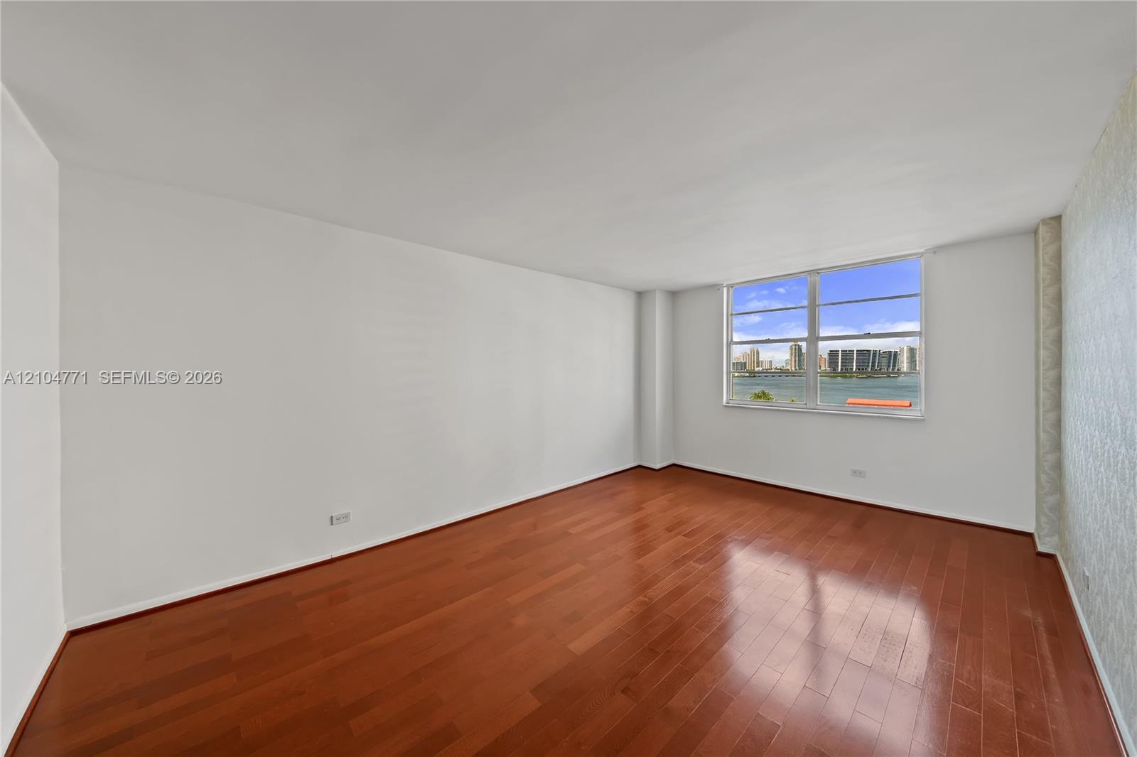 615 1 / 2 943 sq. ft. $ 2026-10-11 0 Photo