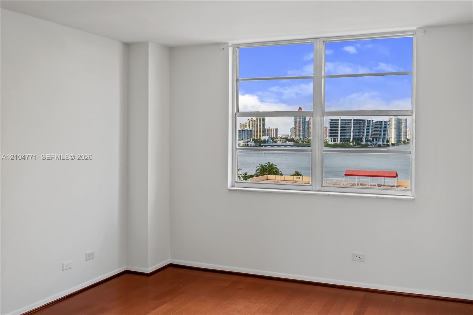 615 1 / 2 943 sq. ft. $ 2026-10-11 0 Photo
