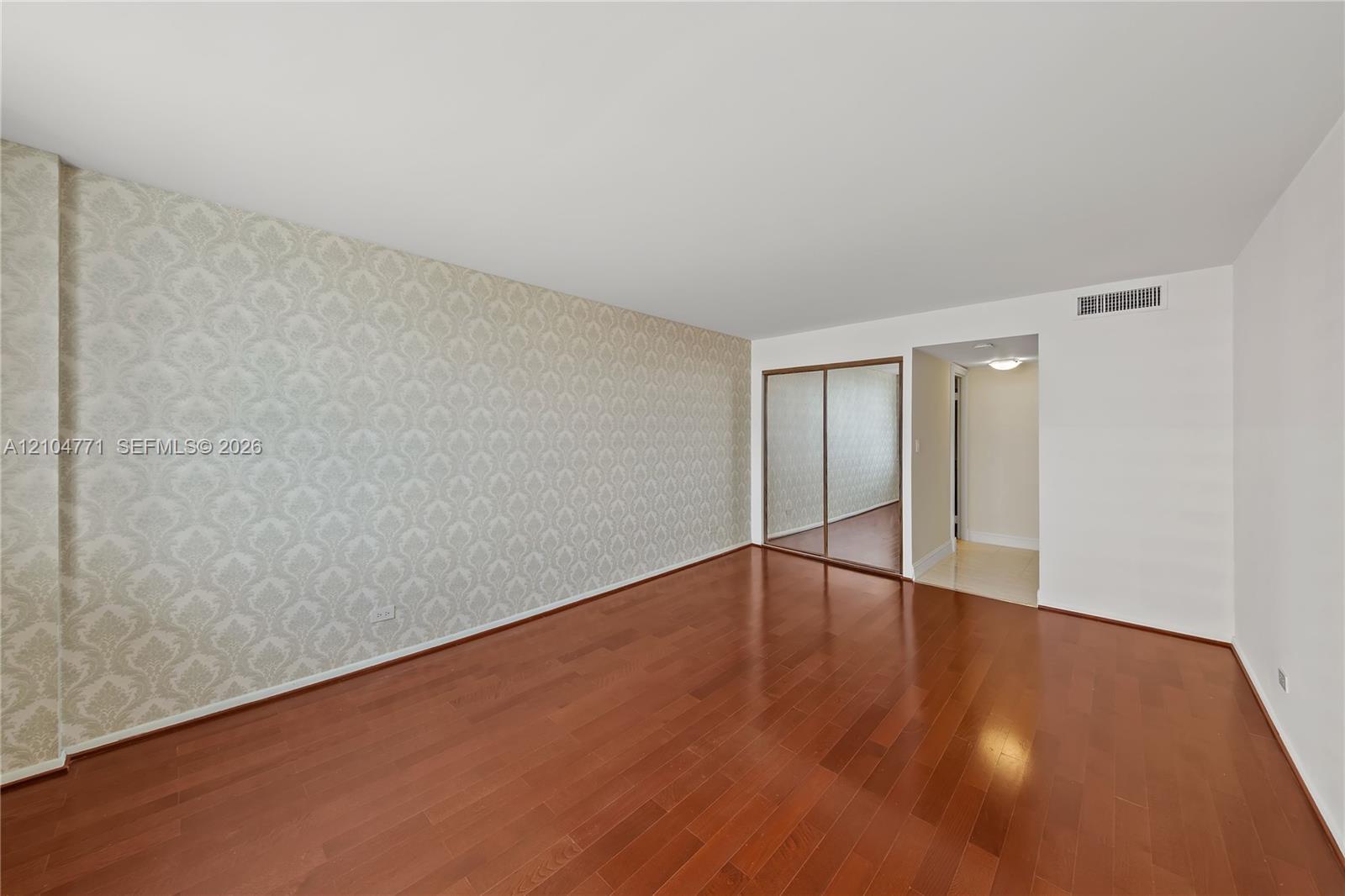615 1 / 2 943 sq. ft. $ 2026-10-11 0 Photo